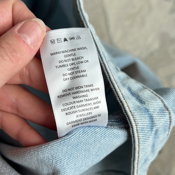 Show Po JANEVE MIDI SKIRT - FRONT SPLIT DENIM SKIRT IN MID WASH - Picture 5 of 6